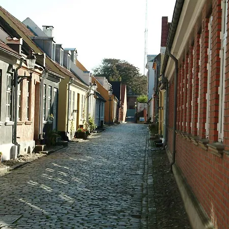 Arnbjerg Pavillonen 3* ווארדה